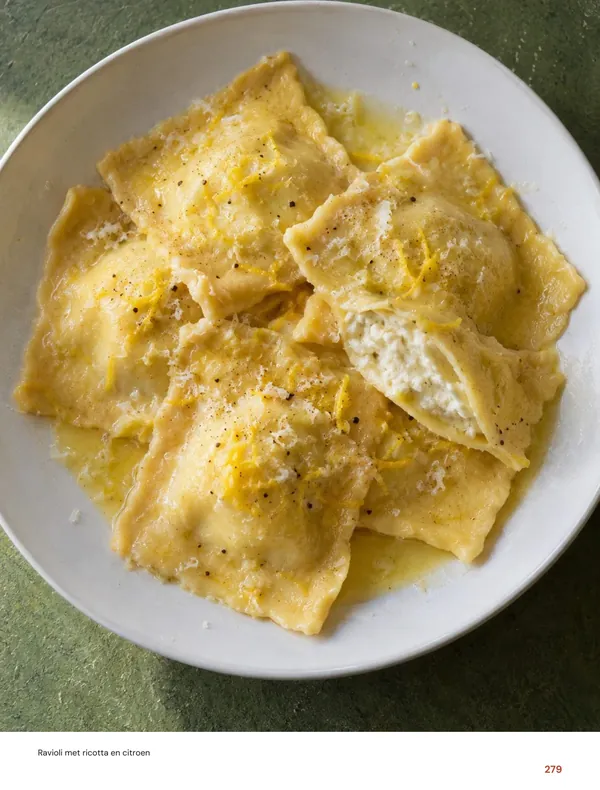 Ravioli met ricotta en citroen: beeld uit het pastakookboek van Foody